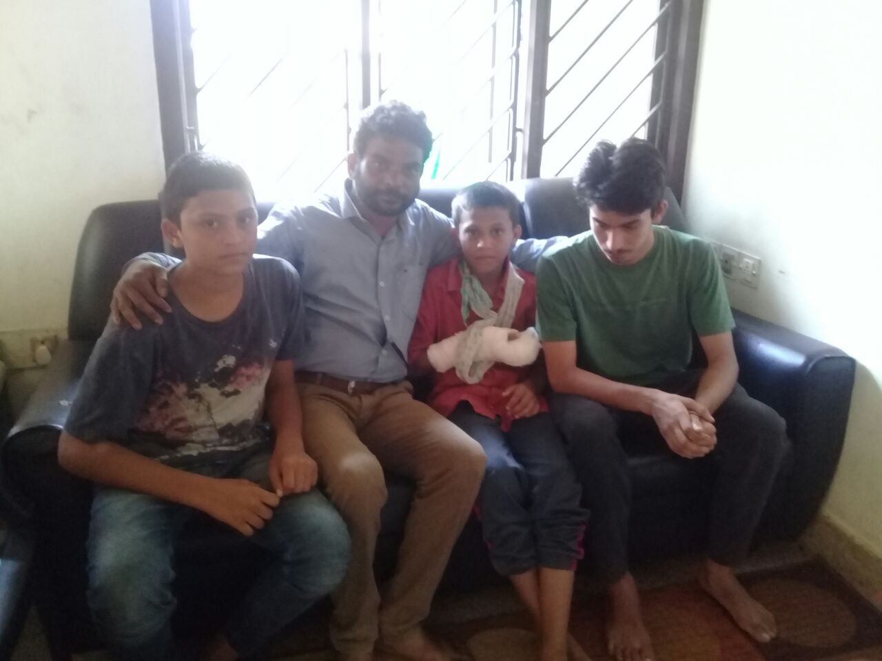 ಸೇವೆಯ ಮೂಲಕ ಝುಬೈರ್ ಕುಟುಂಬಕ್ಕೆ ಸಂತಾಪ ಸೂಚಿಸಿದ ತಲಪಾಡಿ ಗ್ರಾ.ಪಂ. ಸದಸ್ಯ ಫಾರೂಕ್